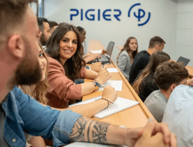 https://www.pigier.com/sites/default/files/styles/actu_detail/public/2023-05/Pigier%20Melun%20%C3%A9cole%20commerce%20alternance%20BTS%20Bachelor%20MBA%20commerce%20communication%20RH%20immobilier%20v.png.webp?itok=qUzn77uX&utm_source=chatgpt.com